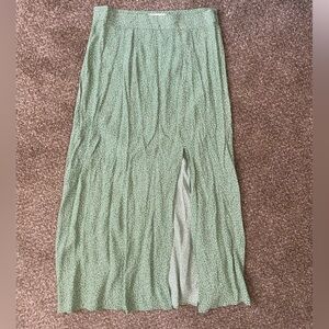 HM green skirt with white flower print and slit